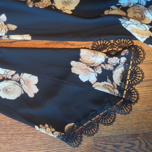 Astr black floral Dress chiffon bell sleeve feminine Whimsical mini sheath. Sz S - Picture 4 of 7